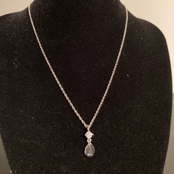 Silver tone necklace with rhinestones - Picture 1 of 2